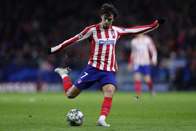 富侵略性的 富侵略性的